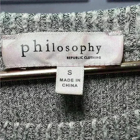 Philosophy Tan Sweater Scoop Neck Long Sleeve Pleated Long Back Size S - Picture 3 of 4